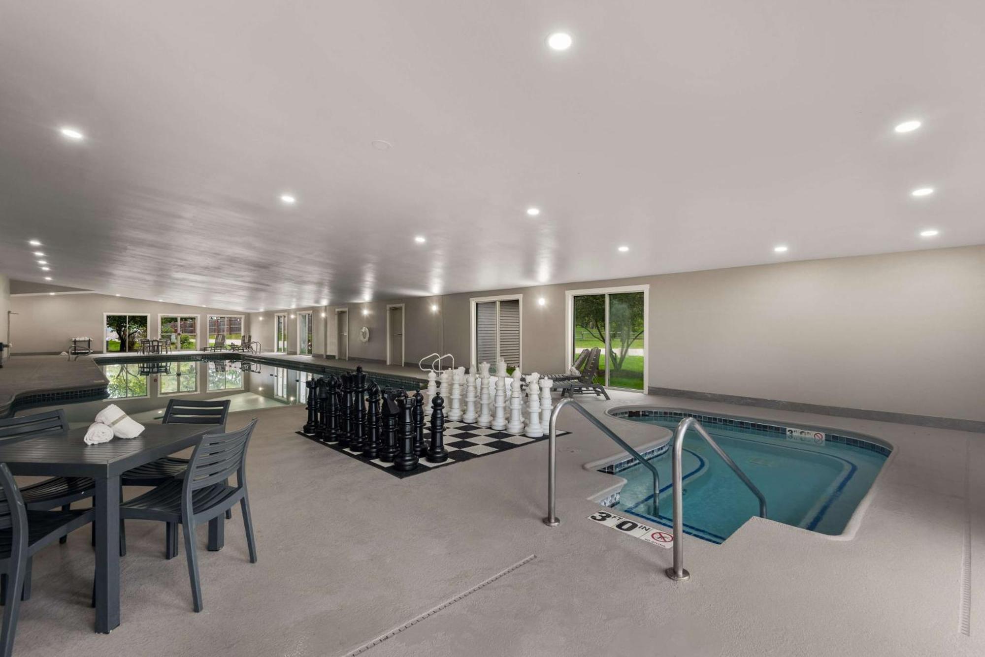 Wyndham Garden Galena Hotel & Day Spa Exterior foto
